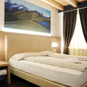 Touring & Hotel Edolo